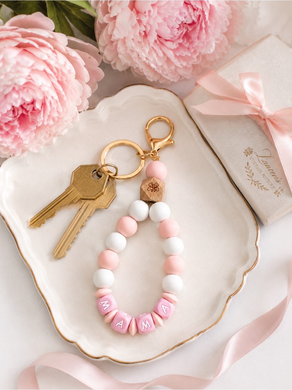 Beaded Keychain Wristlet - Pink & White with "MAMMA" - Picture 4 of 4